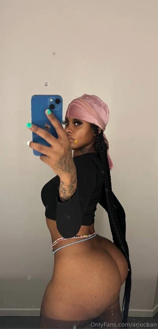 Tip 10 and get a live video right now 