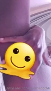 Pussy is getting wet i need to fill my hole