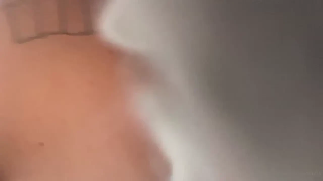 Kiss my butthole pretty pleaseeee excuse my terrible singing but this 