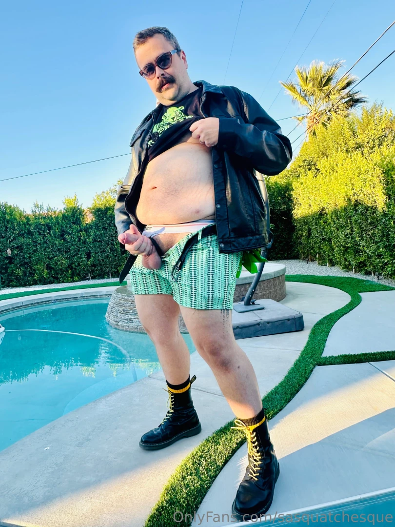 Just your extra-special garden himbo - showing off i hear it s 