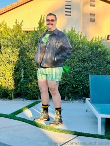 Hanging out with daddymcquaig before a concert letting my big brother part 16