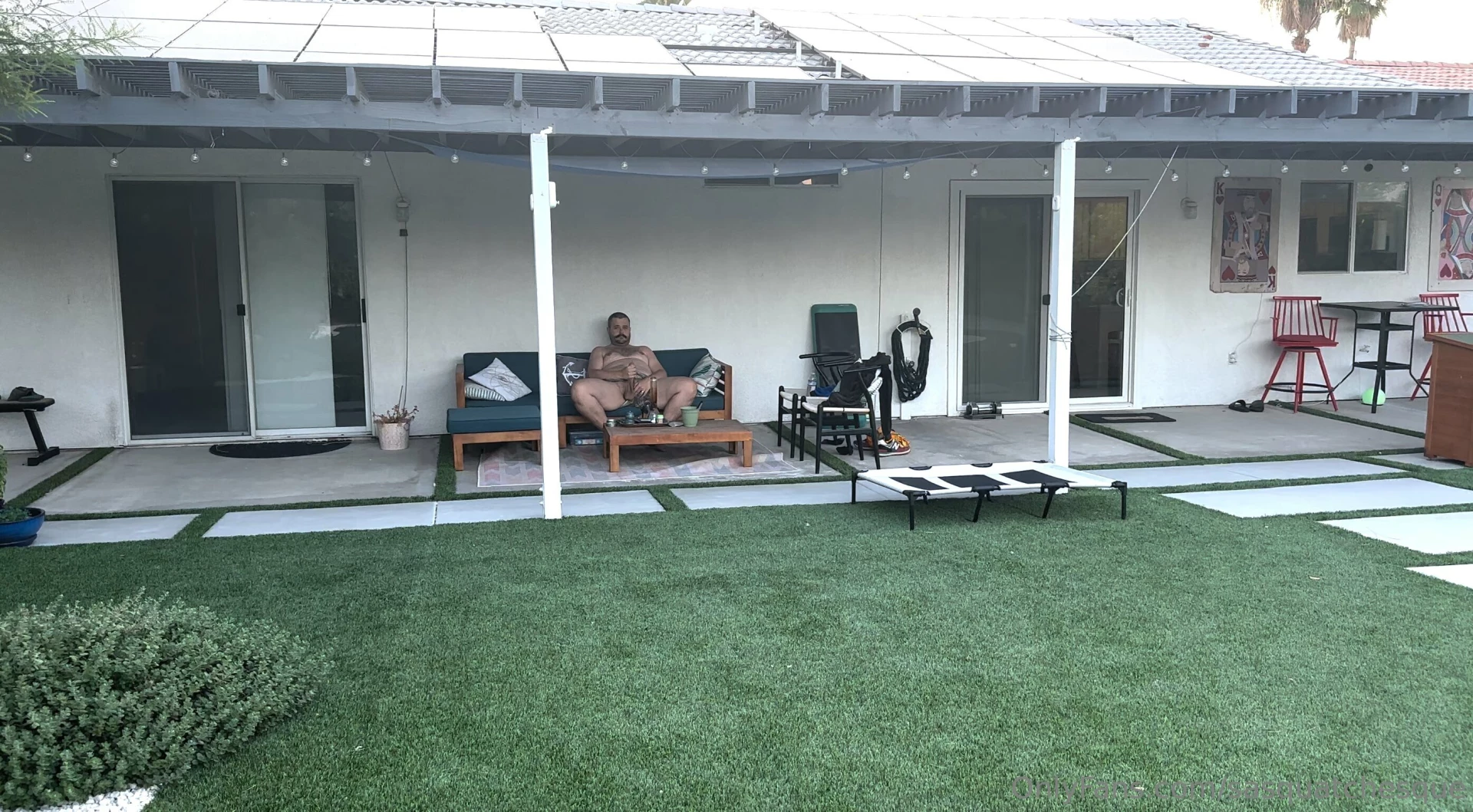 Daddymcquaig caught me jerkin outside and decided help relieve my part 4 