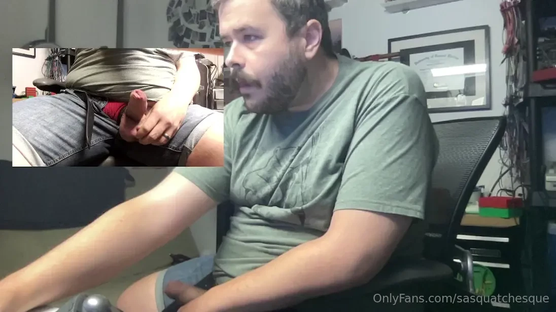 I love camming on chaturbate i want to start recording and posting all 