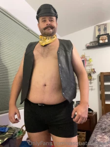 Headed to the bar to smoke a pipe and get my cock sucked in the dark part 7