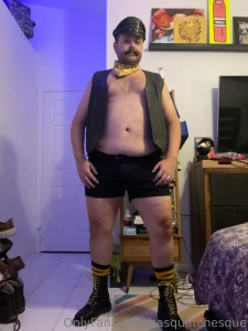 Headed to the bar to smoke a pipe and get my cock sucked in the dark part 2