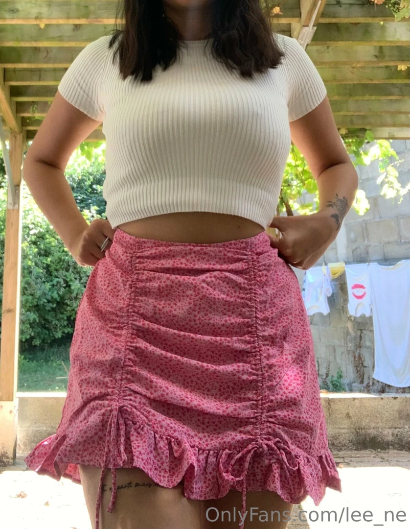 Viens voir sous ma jupe 