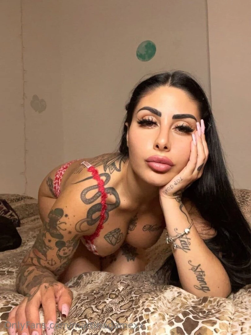 Ad - quella gran porca di alessialeoni una delle napoletane pi zozze 