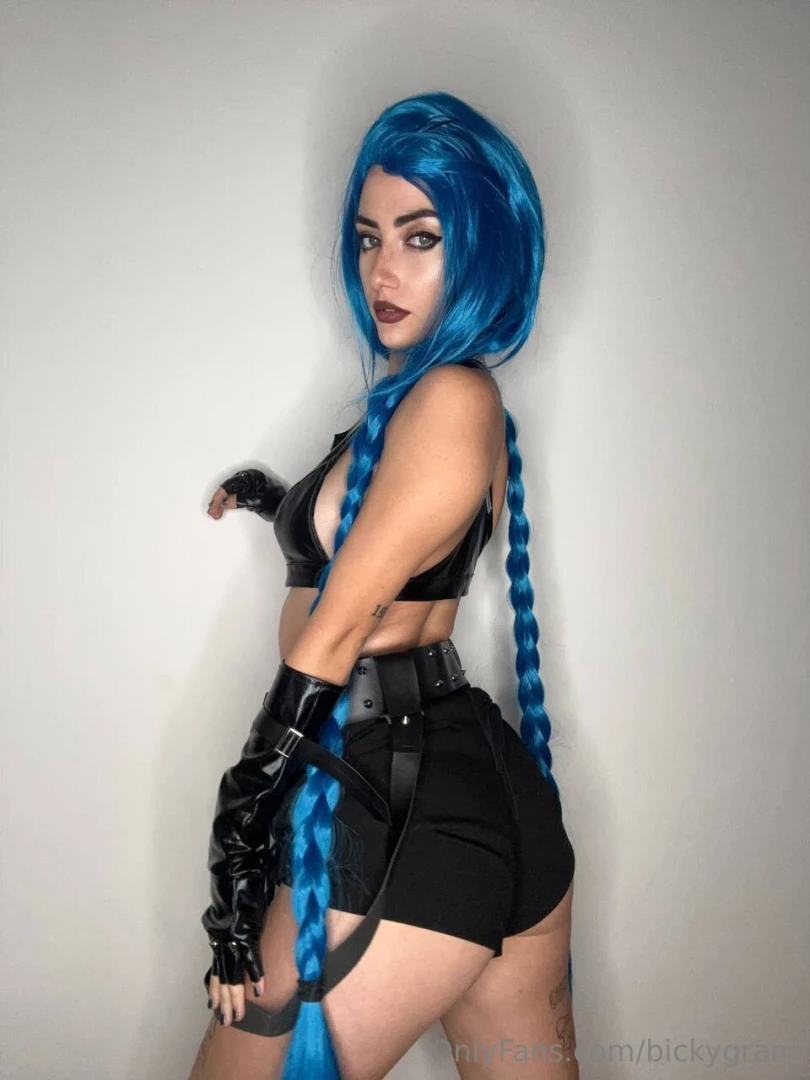 Ciao maialini belli ho fatto il cosplay di jinx e mi sono divertita un part 1 