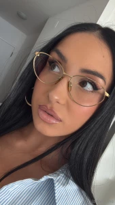 Oggi pi pensierosa del solito forse dovrei solo parlarne con te