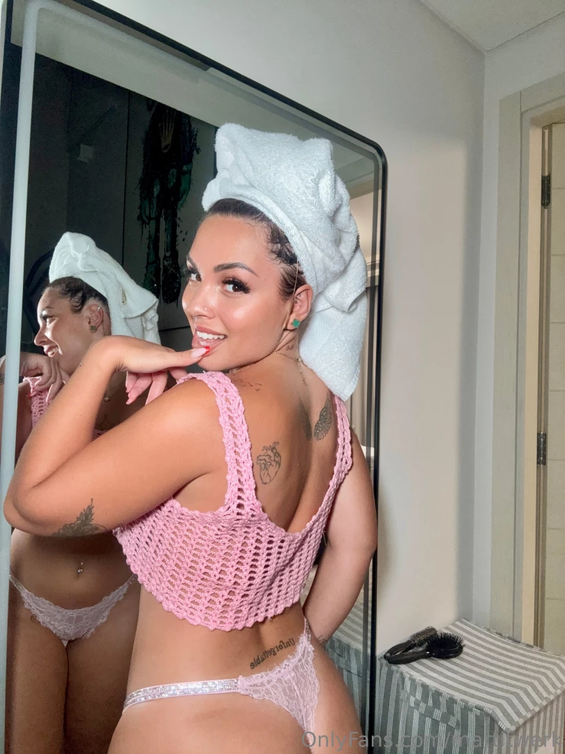 Sono appena uscita dalla doccia e ho preparato un contenuto talmente part 2 