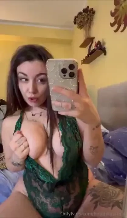 Buonasera ho troppa voglia stasera vieni a giocare con me in chat 