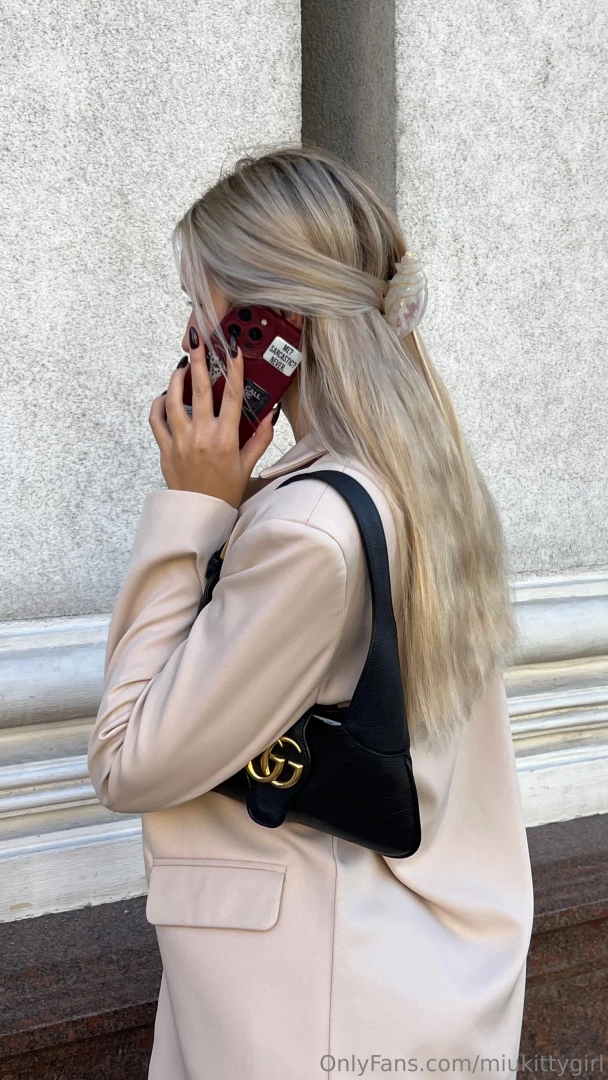 I m absolutely obsessed with long hair there s just something so 