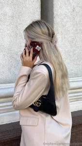 I m absolutely obsessed with long hair there s just something so