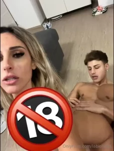 Nuovo video fuori ora vieni a chiedermelo subito in chat