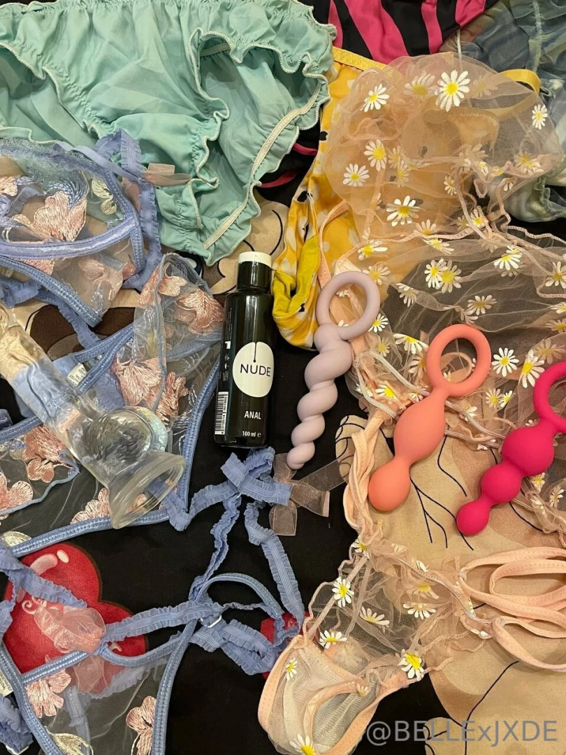 I want to show you a list of toys that i prepared for the filming of 