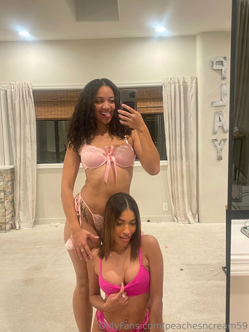 Im live right now with aurorapillows part 1 