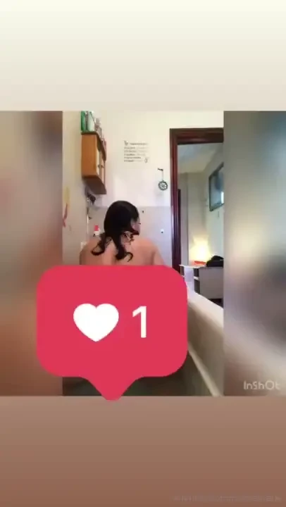 Full 1 minute video now in your inboxes bath time with me is fun ass 