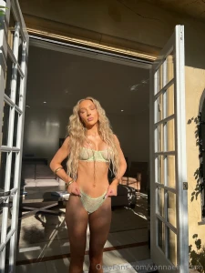 Kiss me in the sun