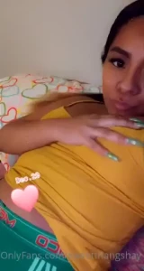 My bday 5 days away and all i want for my bday is a big booty hoe or