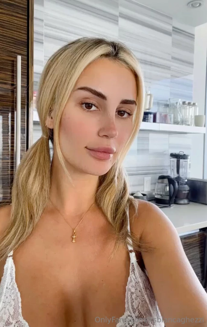 Sexiest cook in the kitchen 