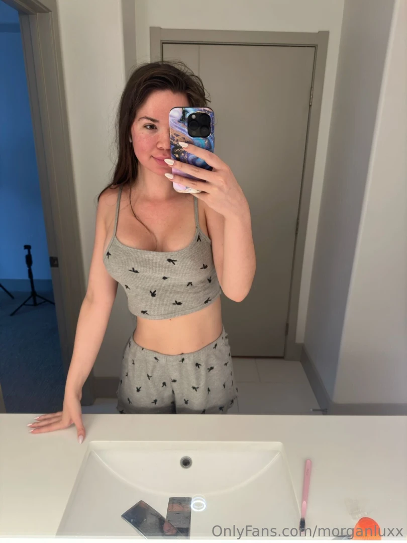 Sometimes simple is all you need gray dots and a mirror morganlux 