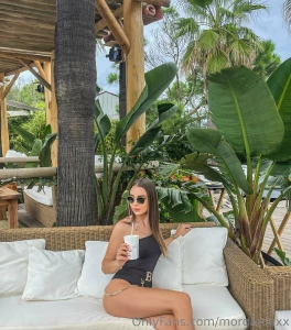 Hey everyone i wanted to give a warm welcome to this amazing ceolady part 1