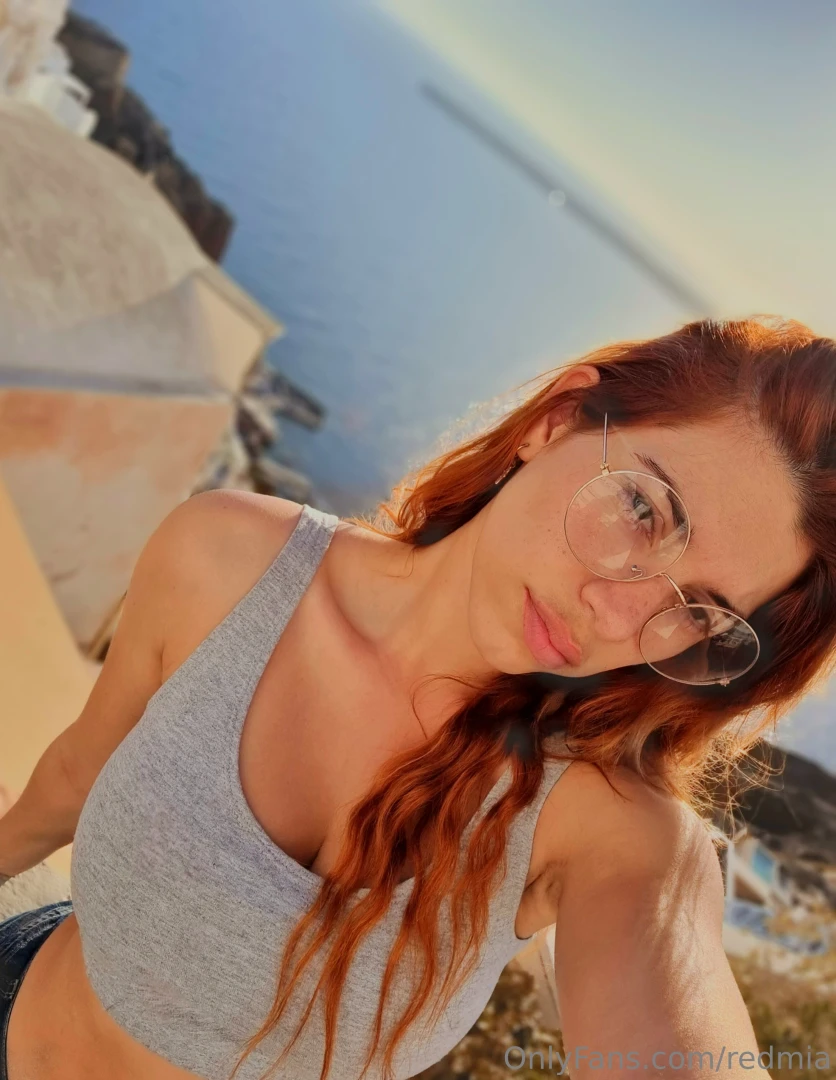 Sexting conmigo no es solo texto es deseo puro te atreves a calentarme 