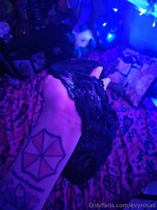 As termin de mojada ayer todav a despu s del en vivo me masturb y mi