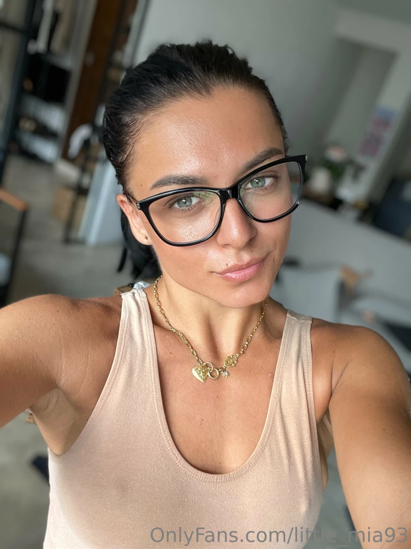 Happy is he who is happy in his own home 