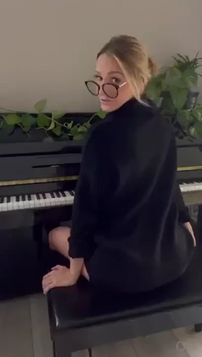 I know you like to see how i work my magic on the piano as well as a 