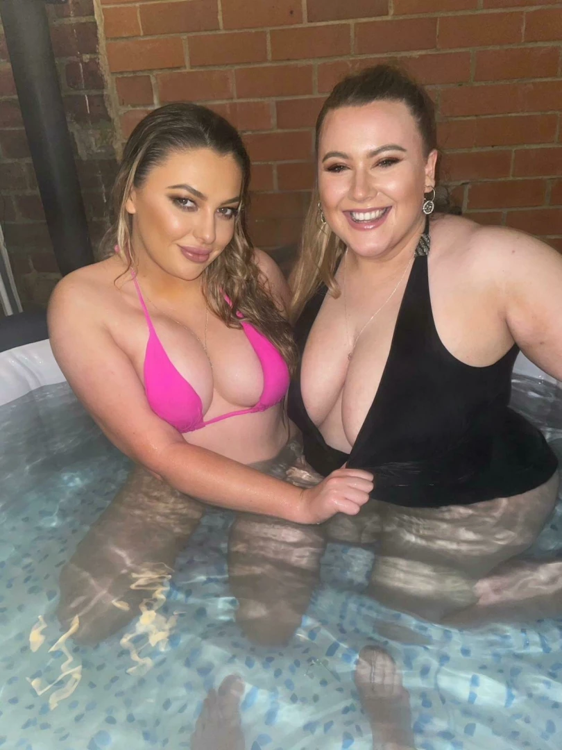 Who wants to see me and my girl wet 
