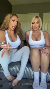 richelleryan - Should we drop content together 