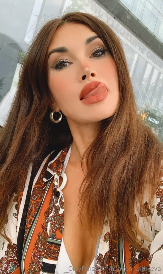 If you have a similar photo send it to me i m in the best mood today 