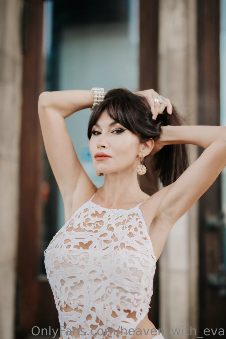 Do you want to explore the most elegant and naughty lady on this site 