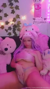 Making myself cum with just my fingers lt 3 getting my thong super wet