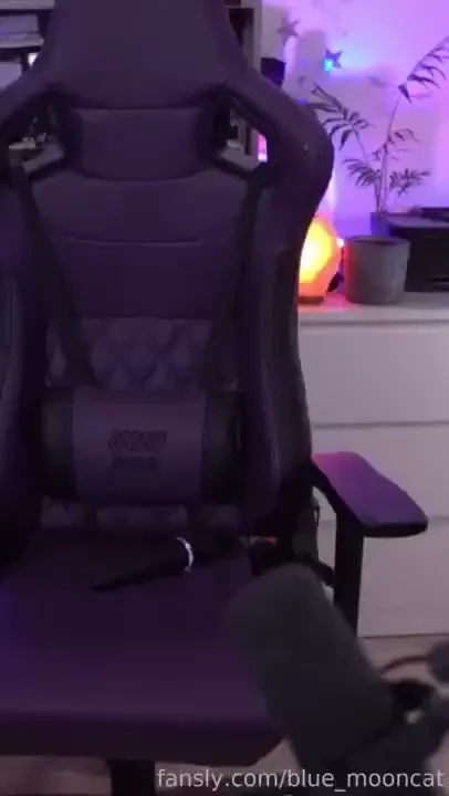 The chair always gets vibed jiggle tiktok petite curvy bigtits 