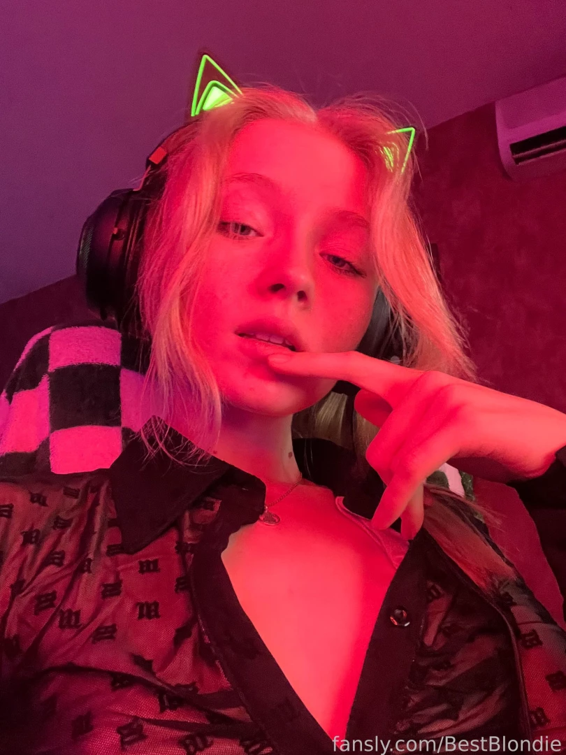 Will here on monday https www twitch tv bestblondiie part 1 