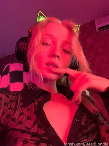 Will here on monday https www twitch tv bestblondiie part 1