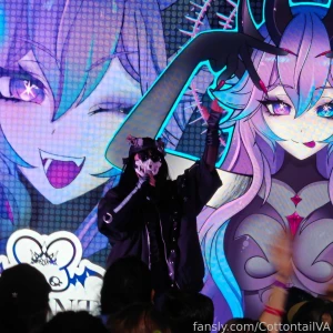 So apparently when i was onstage i would bend over to grab my