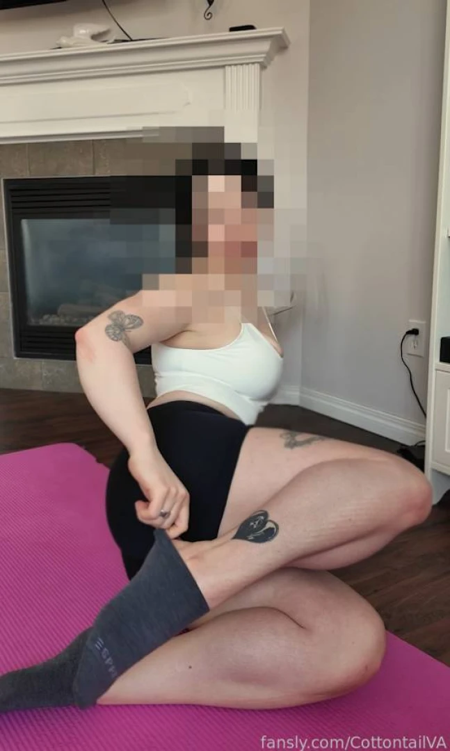 Ok be honest are any of you into feet no judgement here i can see the part 1 