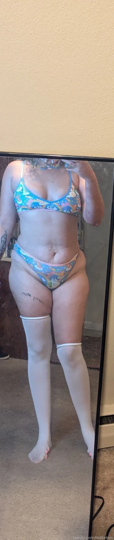 Comen worship thicc thick curvy panties bra belly kneesocks thighhigh 