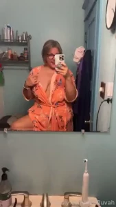 Well heyyyy shorthair curvy tan glasses plump whore fyp bbw mommy tits