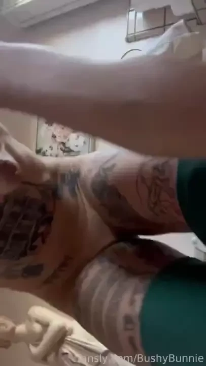 As soon as i got to the bathroom i couldn t even set up my tripod part 1 