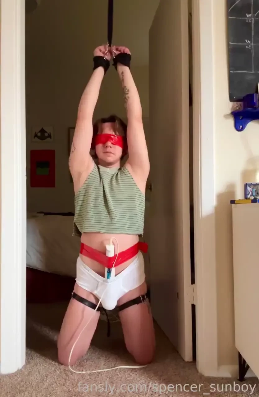 Boyfriend went to work and left me like this his vibrator plugs in so 