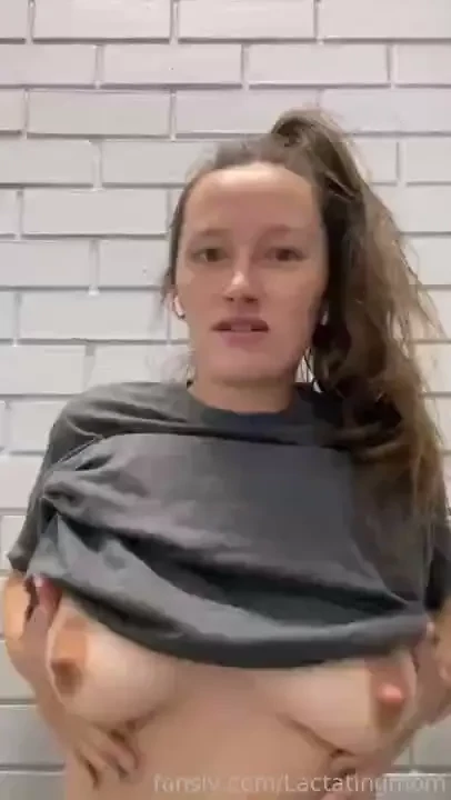 Cheeky little publicflash for you fyp flash flashing titflash 