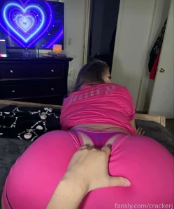 Love feeling her big booty press up against me prettyplsgemini chubby