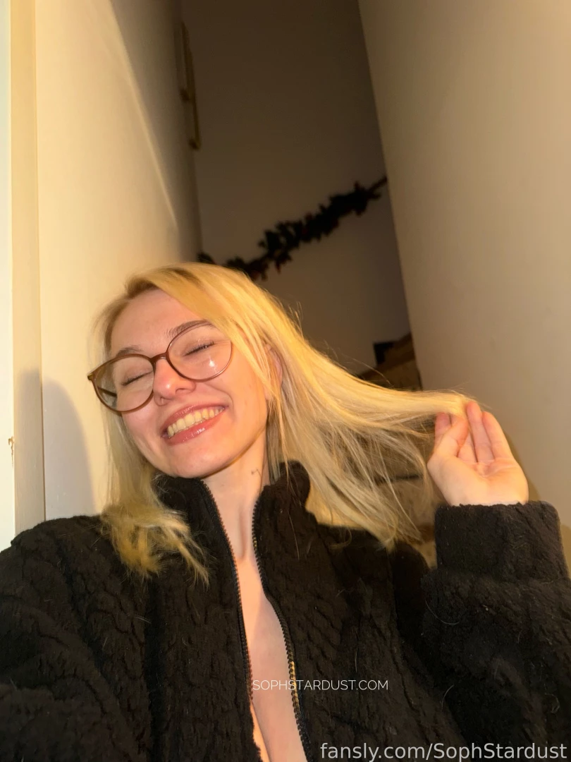 New fresh hair again do you like it a fresh cut and roots third pic 