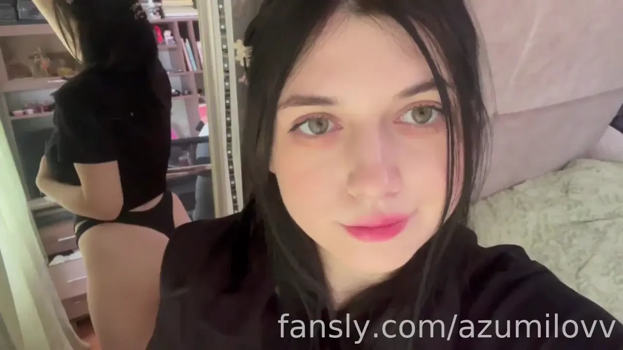 What is that in the mirror gt lt pale barelylegal bigass blackhair 