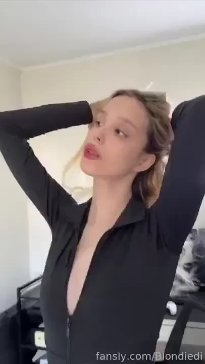 Do you like my hair do you want to touch them fyp fingerpussy fisting 