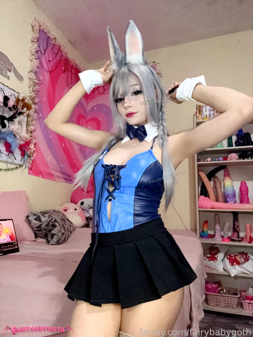 Put your hands up i m the law armpits judyhopps petite cosplay fyp 